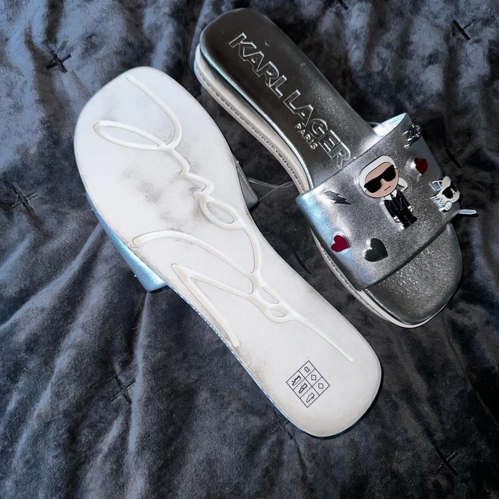 Jeslyn Stud Slide Sandal Karl Lagerfeld Paris silver 7.5 women’s